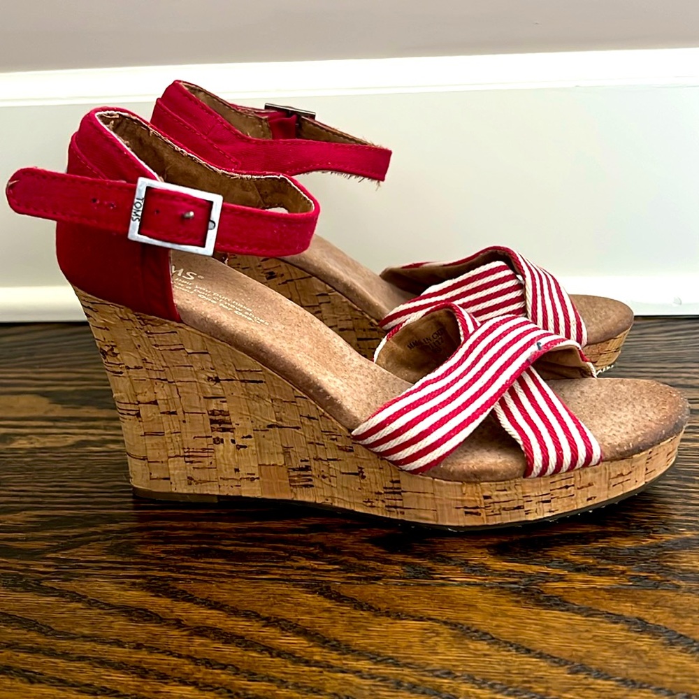 TOMS Red & White Striped Wedge Sandals – Size 9
